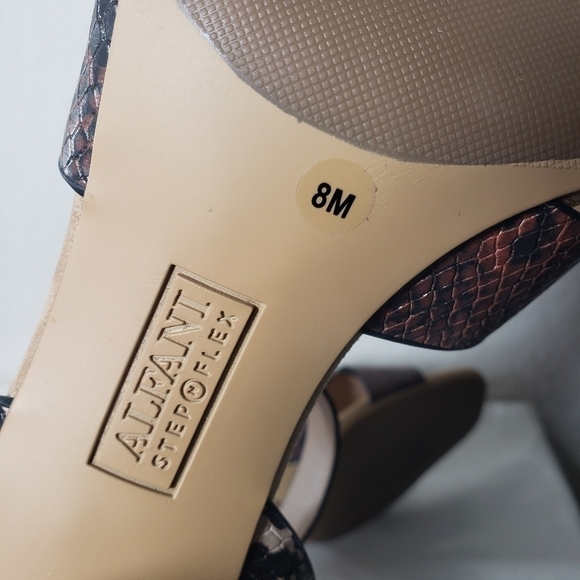 Alfani Irinna Brown Snakeprint Open Toe Buckle Ankle Strap Sandals Sz 8M - Picture 7 of 10